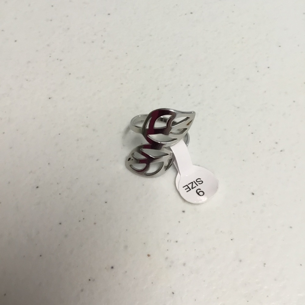 FASHION LEAF ๐ RING - Picture 9 of 9